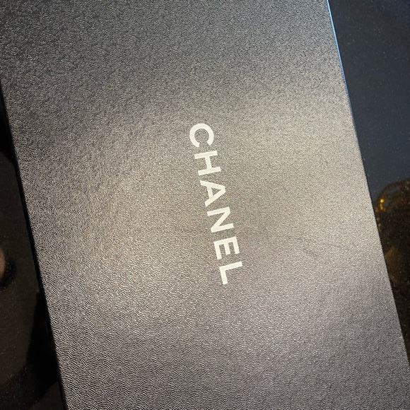22C Chanel Sneakers Black & Dark Gray Mesh & Suede Calfskin - Picture 4 of 9